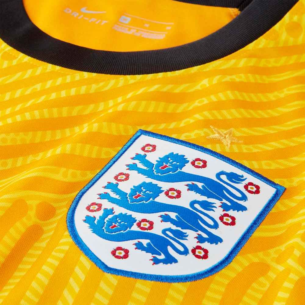 Official Nike England Yellow Goalkeeper Shirt 2020/21 Hurry Limited Stock